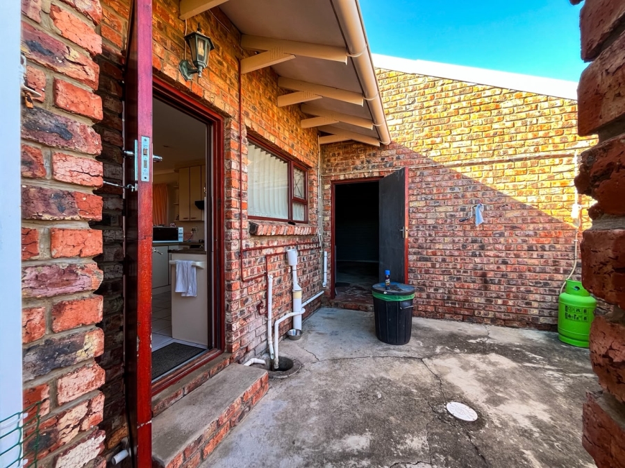 3 Bedroom Property for Sale in Strelitzia Park Eastern Cape